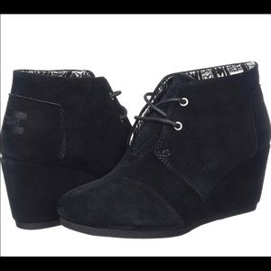 Tom’s Suede Desert Wedge sz. 9.5